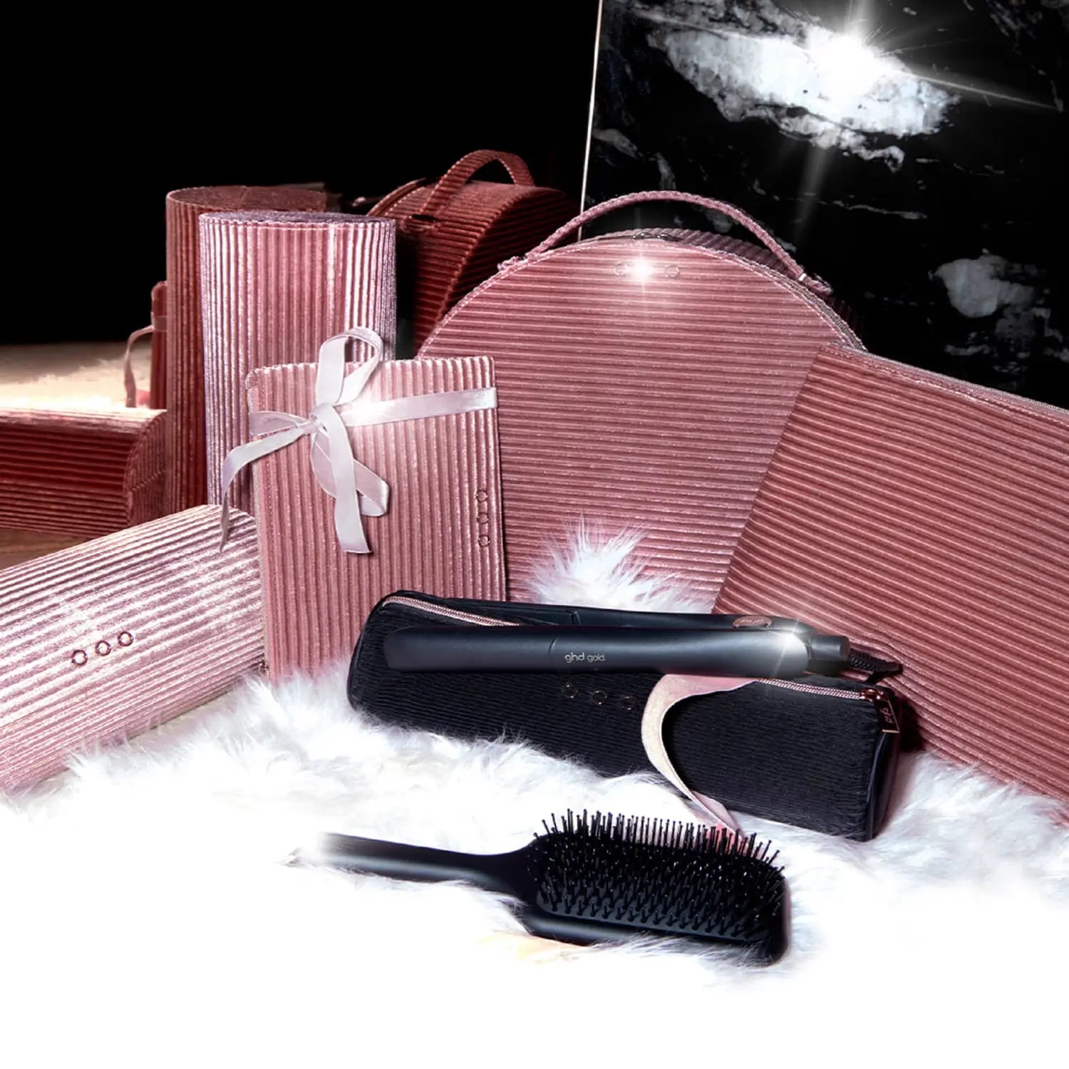 ghd Gold Hair Straightener Christmas Gift Set, lifestyle pic