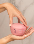 Model holding Alfaparf Milano Semi Di Lino Moisture Nutritive Mask
