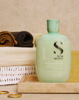 Alfaparf Milano Semi Di Lino Scalp Calming Micellar Low Shampoo - lifestyle image