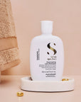 Alfaparf Milano Semi Di Lino Diamond Illuminating Low Shampoo - lifestyle image