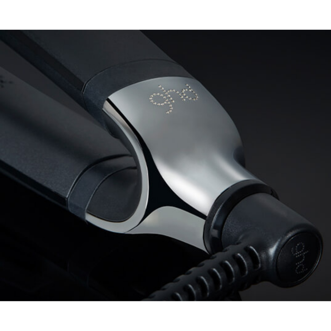 ghd PLATINUM+ BLACK STYLER, close up hinge