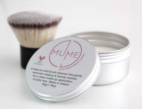 MuMe Solid Make-Up Brush Cleanser with Ciara Daly Hero Brush