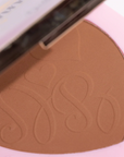 DOLL BEAUTY Gimmie Sun Medium-Deep, close up