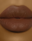 Model wearing DOLL BEAUTY She Fine Liner - Dive 4eva