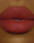 Model wearing DOLL BEAUTY She Fine Liner - Kiss My Sass