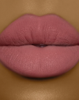 Model wearing DOLL BEAUTY She Fine Liner - Prinsass