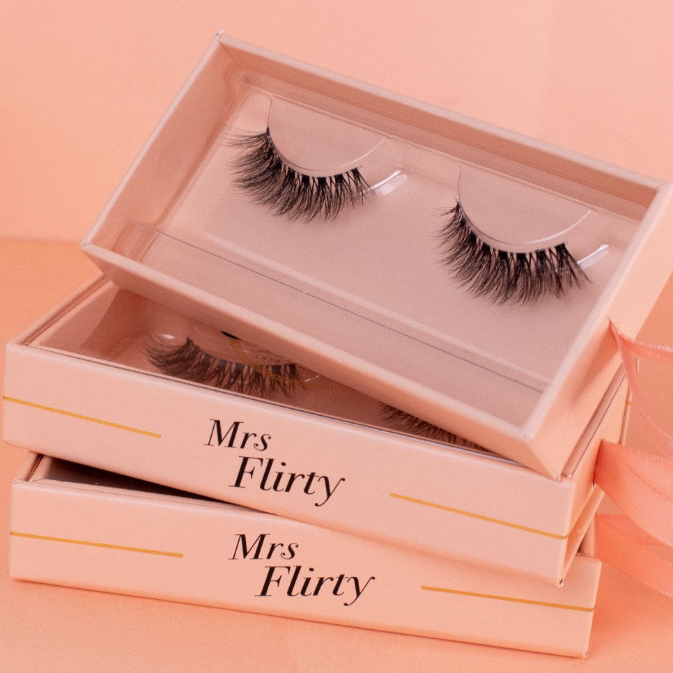Mrs Glam Mrs Flirty Lash boxes