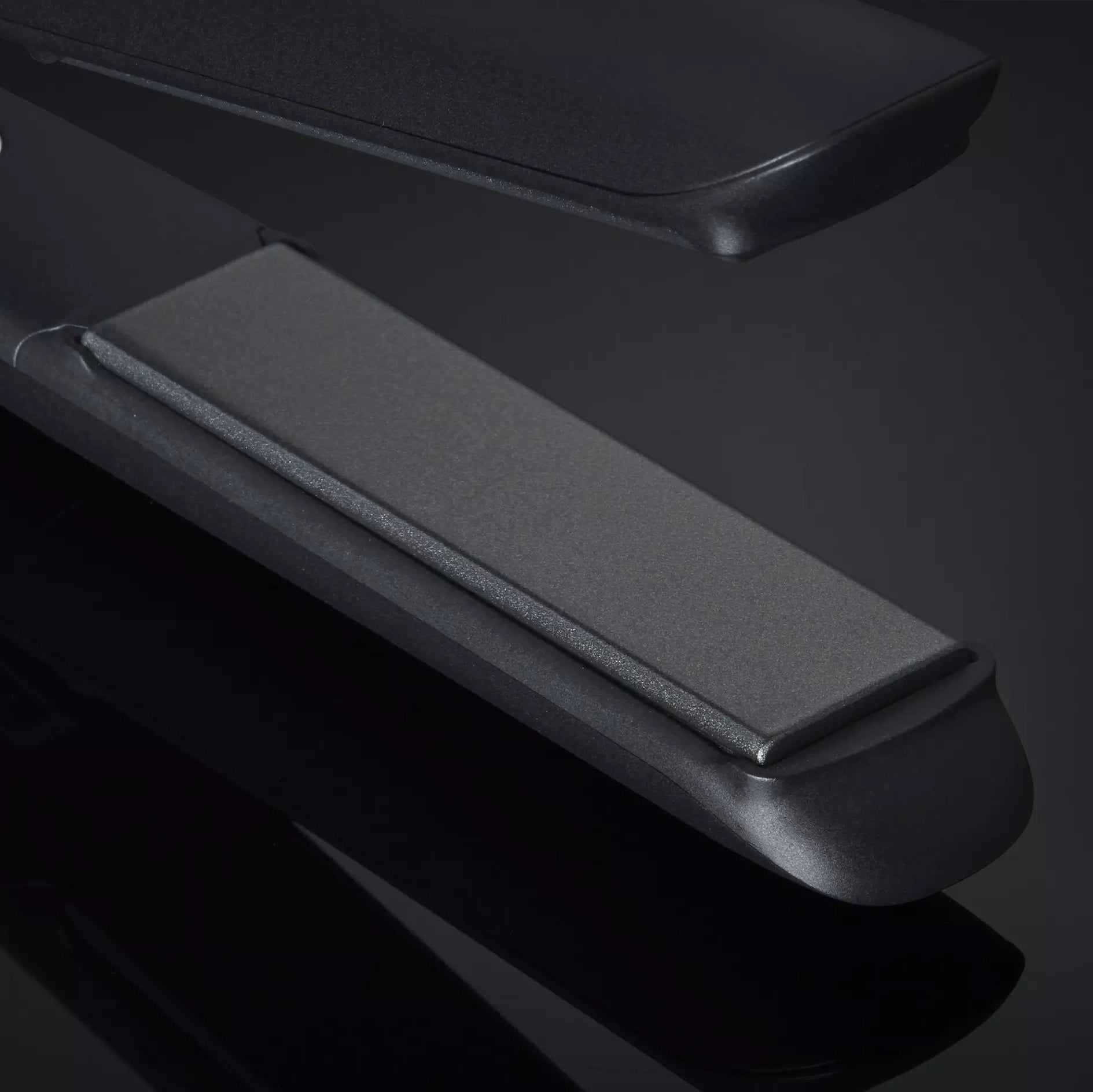 Close up of plates of ghd Gold Hair Straightener 