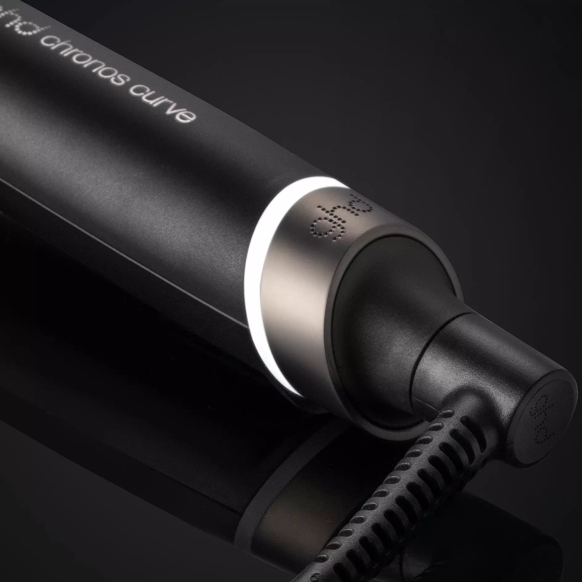 Close up of swivel cord of ghd Chronos Curve Grand Tong 