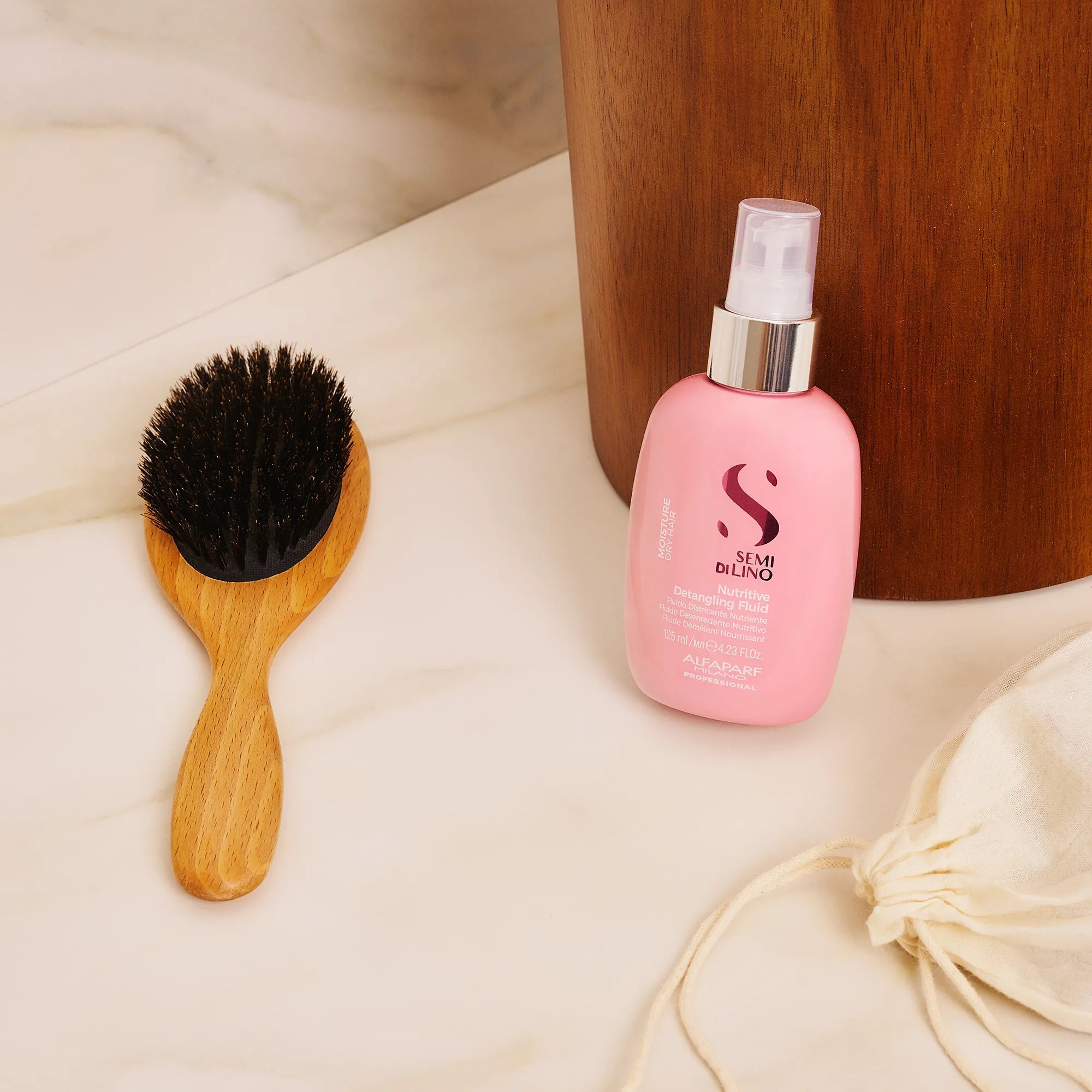 Alfaparf Milano Semi Di Lino Moisture Nutritive Detangling Fluid - lifestyle image