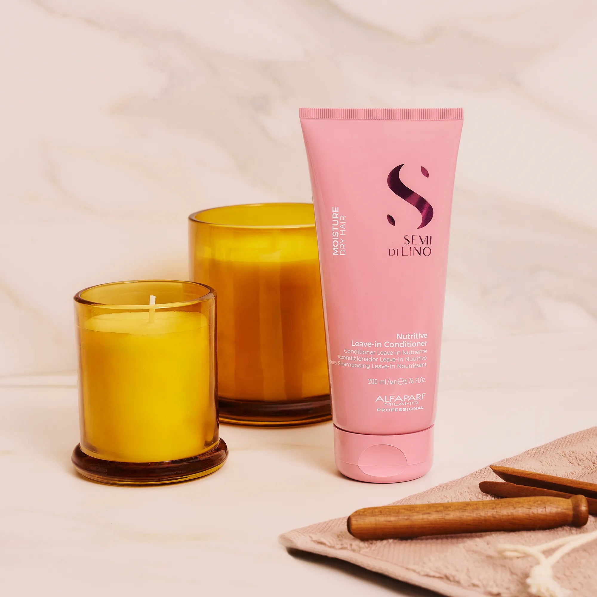 Alfaparf Milano Semi Di Lino Moisture Nutritive Leave-In Conditioner - lifestyle image