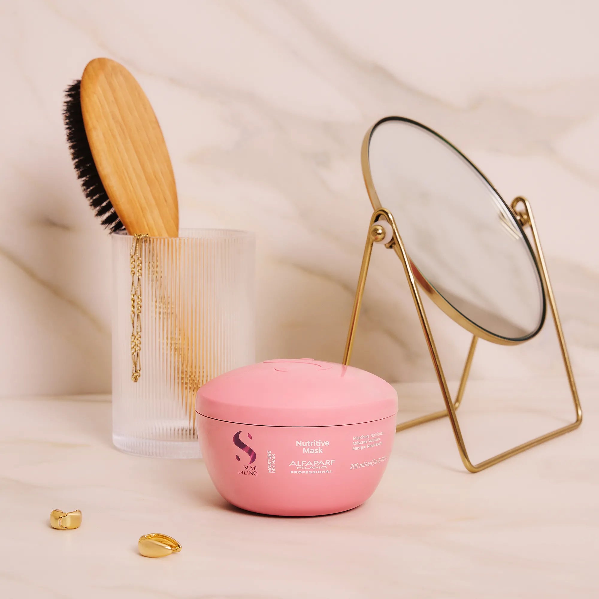 Alfaparf Milano Semi Di Lino Moisture Nutritive Mask, lifestyle image