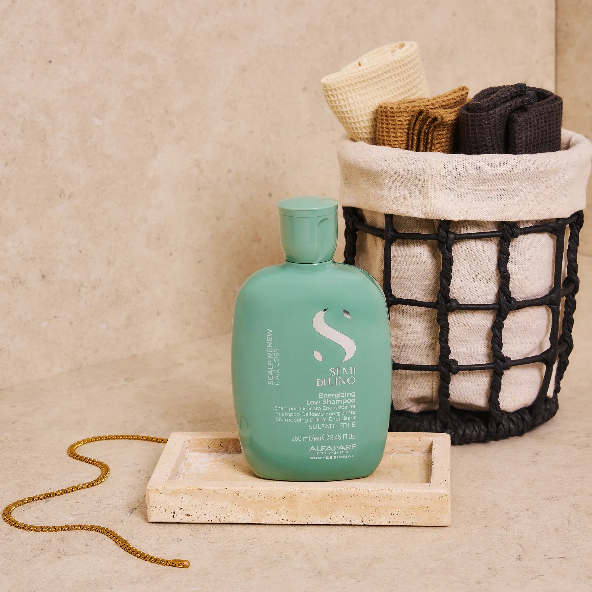 Alfaparf Milano Semi Di Lino Scalp Renew Energising shampoo - lifestyle image