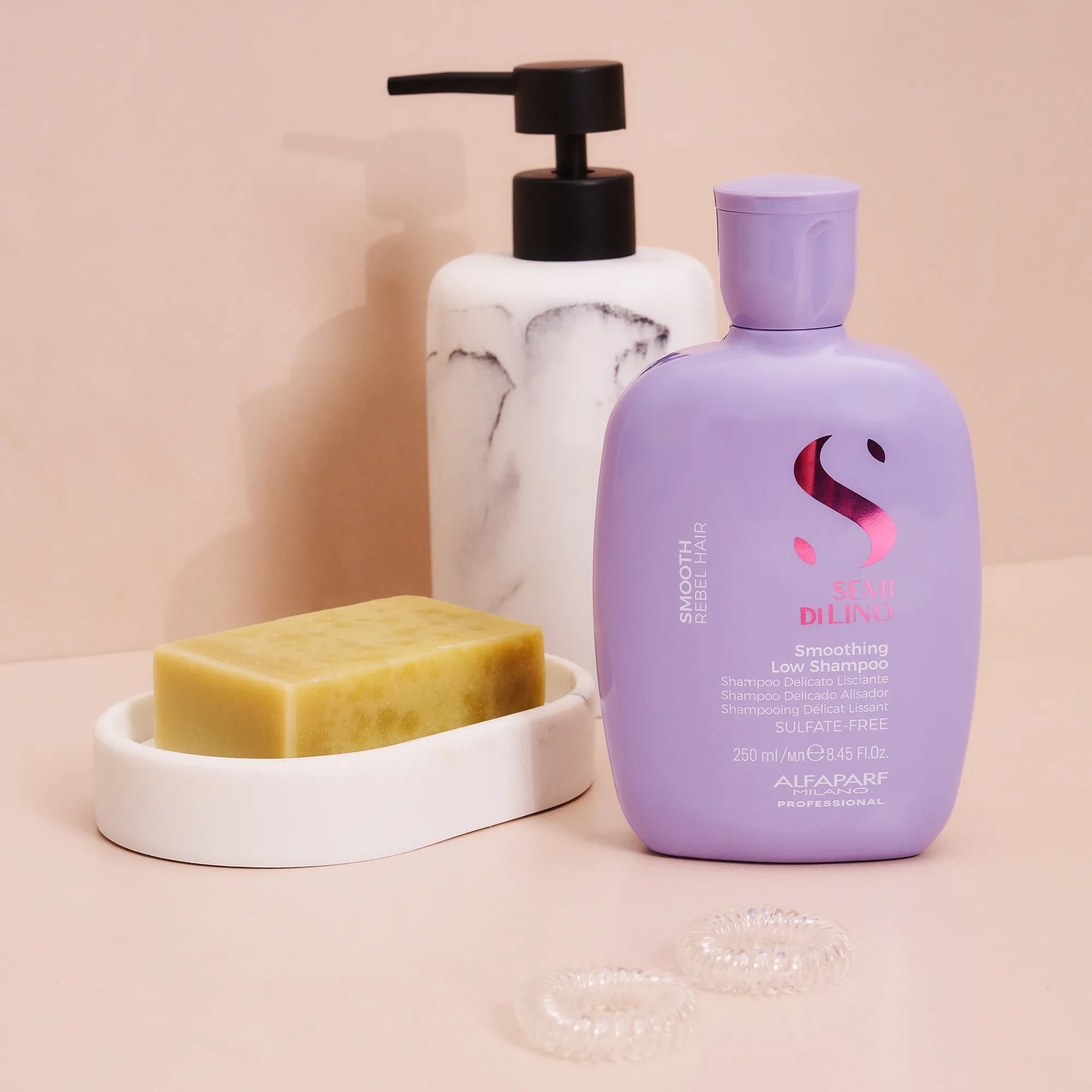 Alfaparf Milano Semi Di Lino Smooth Smoothing Low Shampoo - lifestyle image