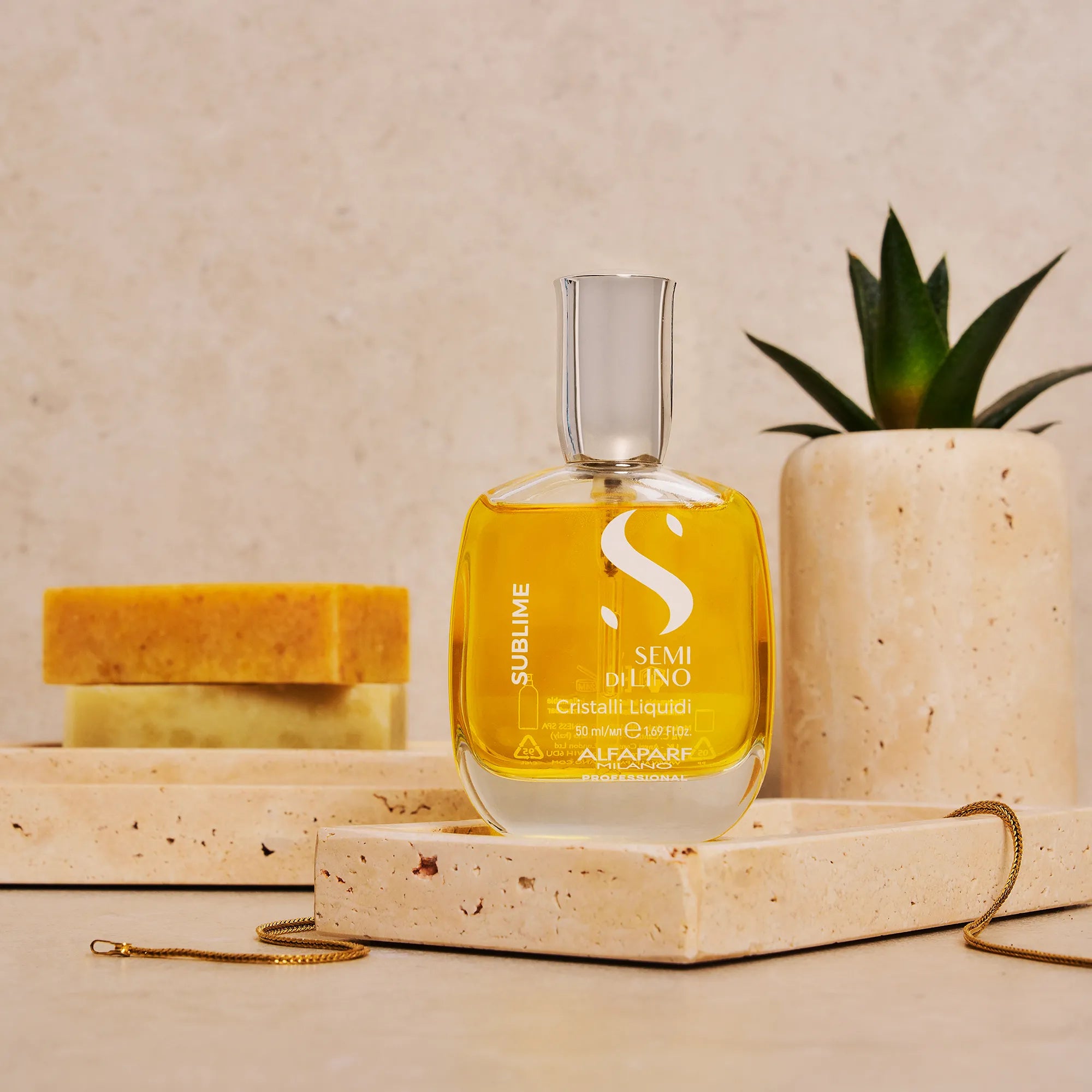Alfaparf Milano Semi Di Lino Sublime Cristalli Liquidi - lifestyle image