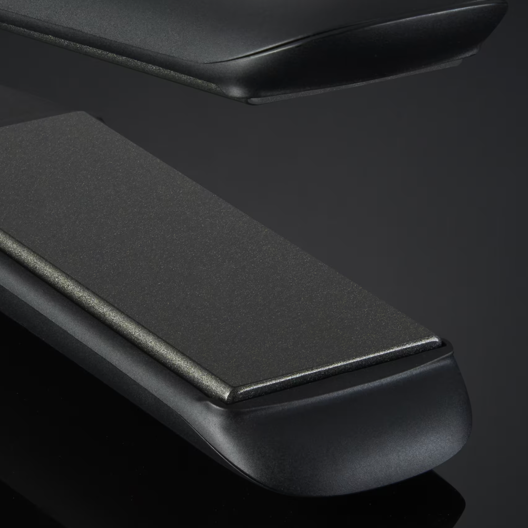 Close up of ghd Max Wide Plate Straightener plates