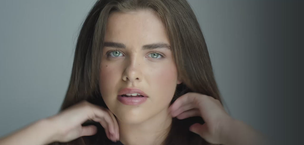 Video of model with hair waves styled by ghd Wave