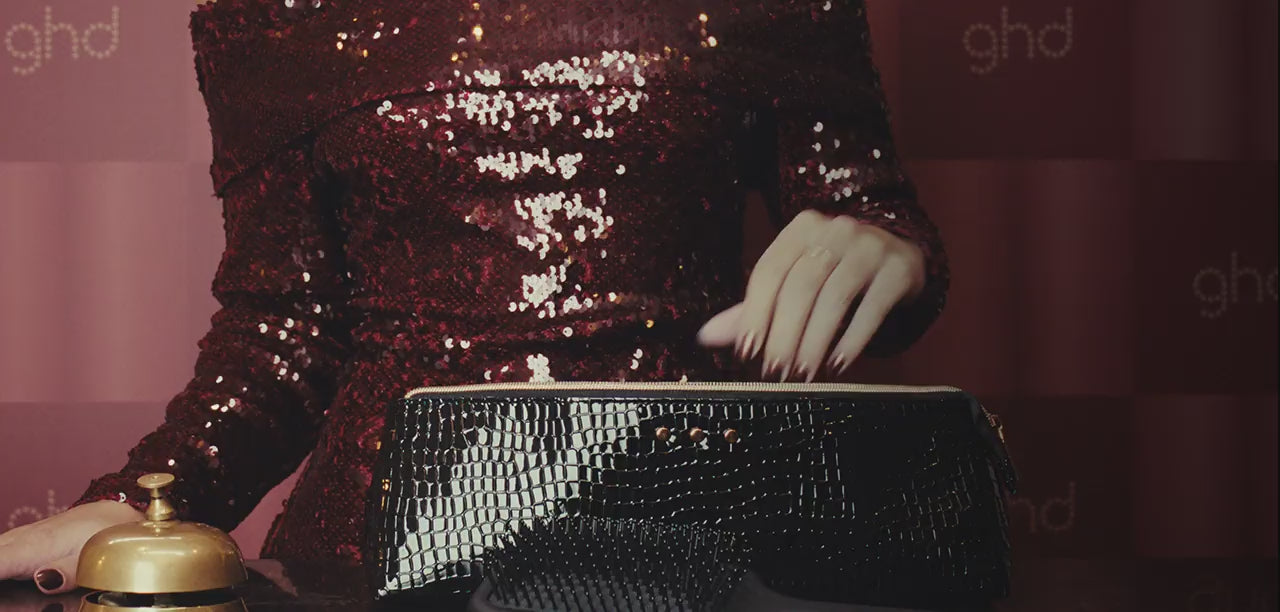 Model opening ghd Gold Hair Straightener Gift Set 