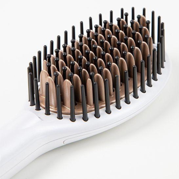 Beauty Works Speed Styler Hot Brush, close up
