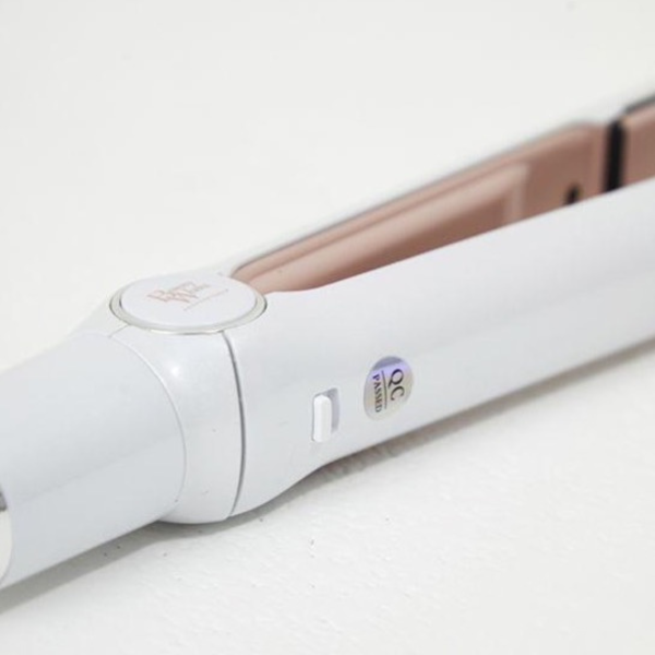 BEAUTY WORKS X MOLLY-MAE HAIR STRAIGHTENER, close up