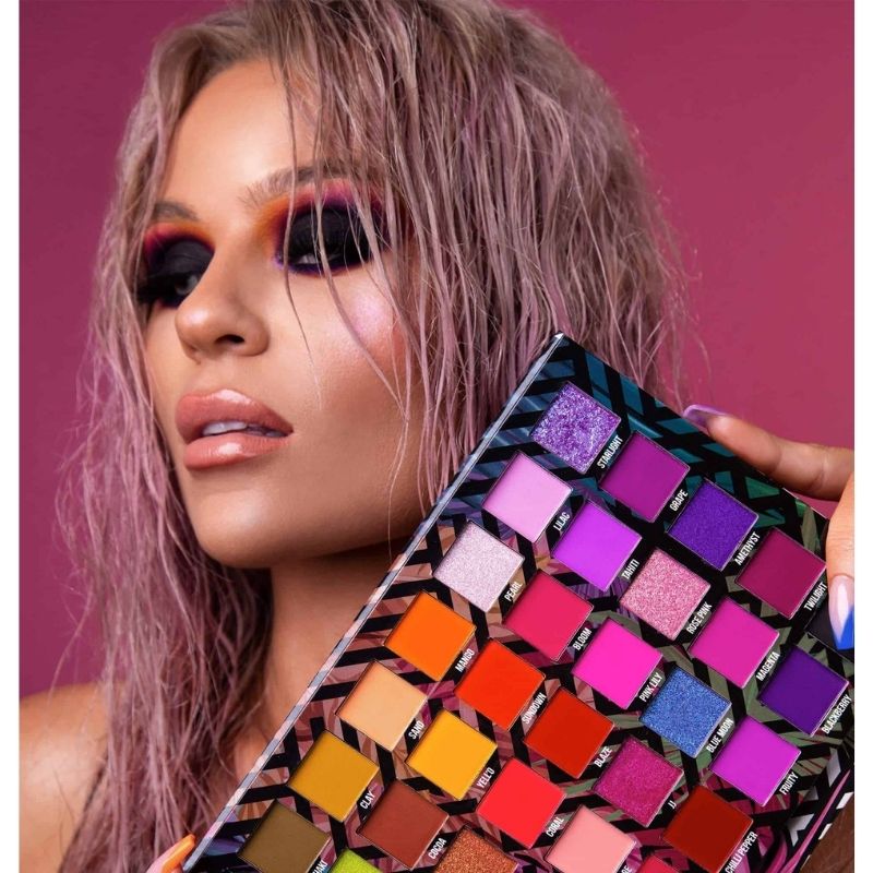 Stacey Marie holding bPerfect X STACEY MARIE – CARNIVAL III LOVE TAHITI PALETTE