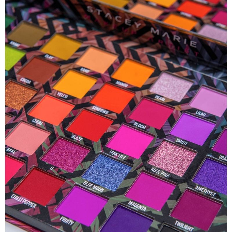 bPerfect X STACEY MARIE – CARNIVAL III LOVE TAHITI PALETTE close up of shadows
