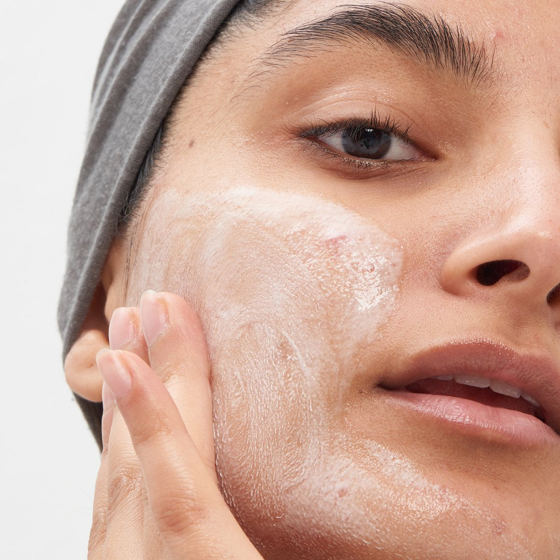 Model using The Inkey List SALICYLIC ACID CLEANSER