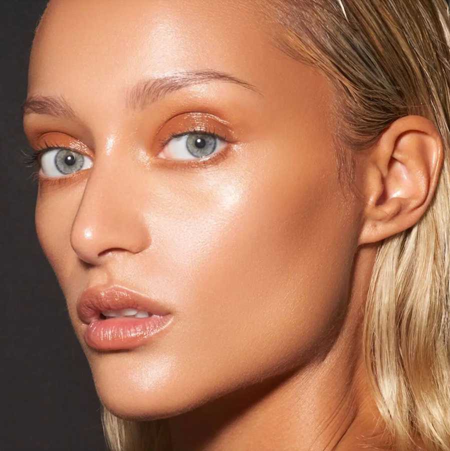 Beautiful makeup model using DANESSA MYRICKS Beauty Oil