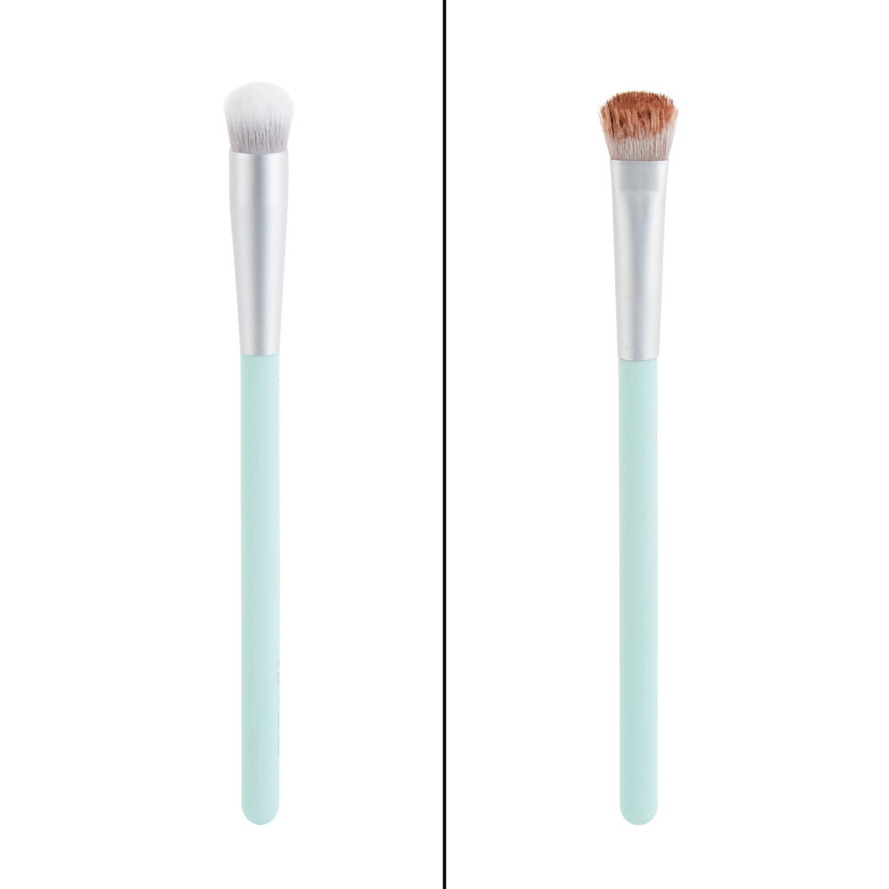 Before and after ISOCLEAN Makeup Brush Cleaner With Spray Top